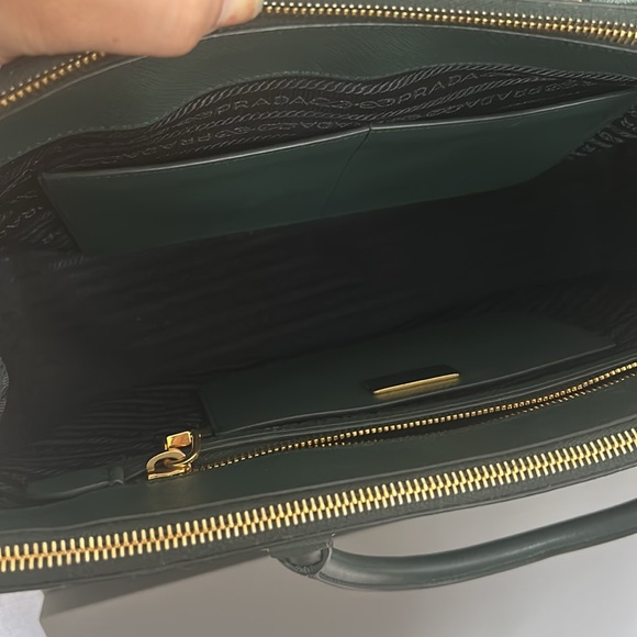 Prada handbag - Picture 5 of 6